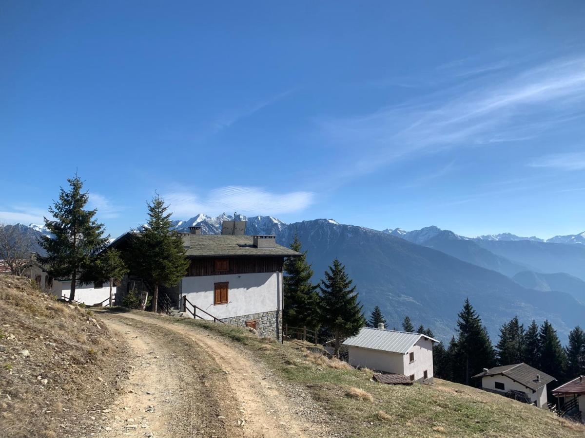 Chalet Baita Delle Favole Di Rosarita Berbenno di Valtellina Exterior foto
